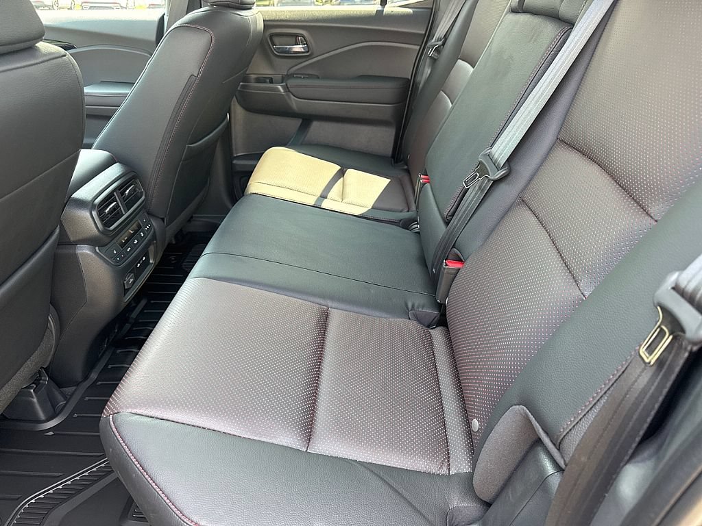 New 2026 Honda Ridgeline Black Edition image 10