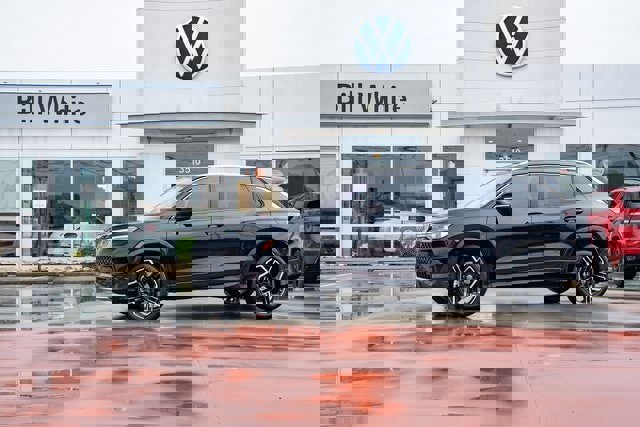 New 2026 Volkswagen Tiguan SEL R-Line image 1