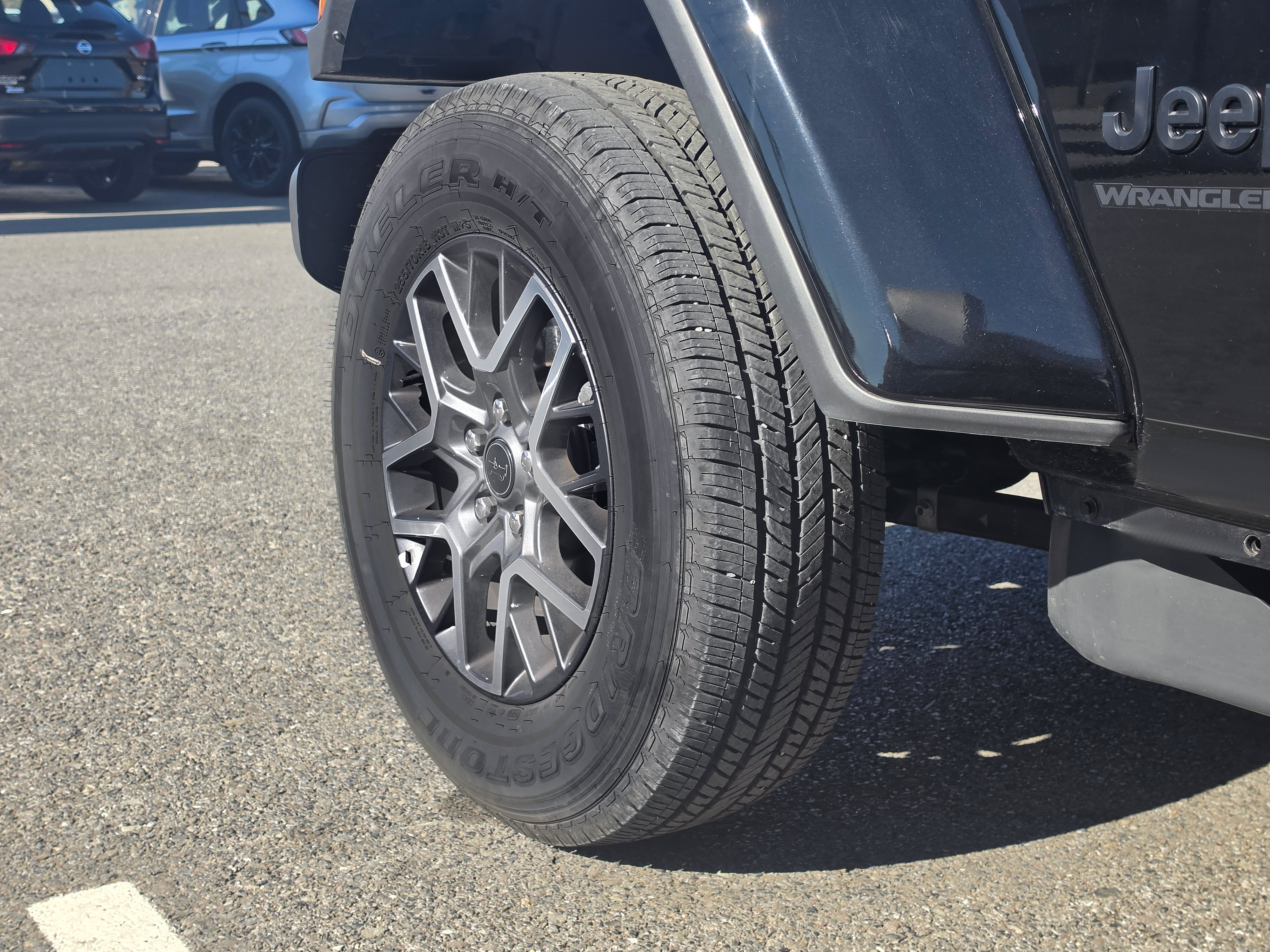 Used 2026 Jeep Wrangler Unlimited Sahara AWD/4WD image 11
