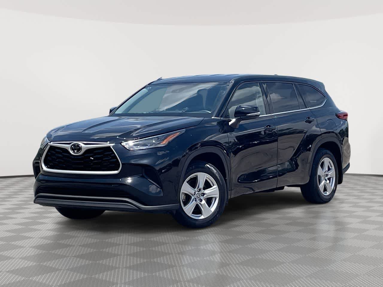 Used 2021 Toyota Highlander L AWD/4WD video 1