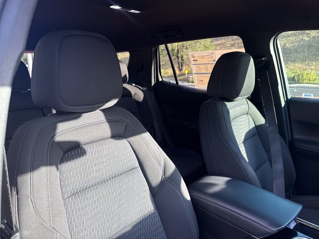Used 2025 Chevrolet Equinox LT FWD image 32
