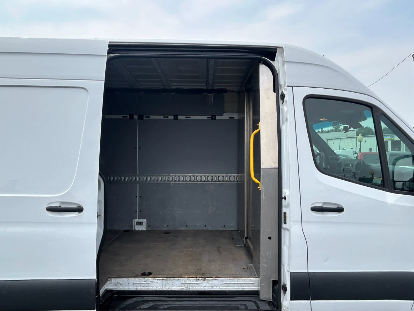 Used 2019 Freightliner Sprinter 3500 image 5