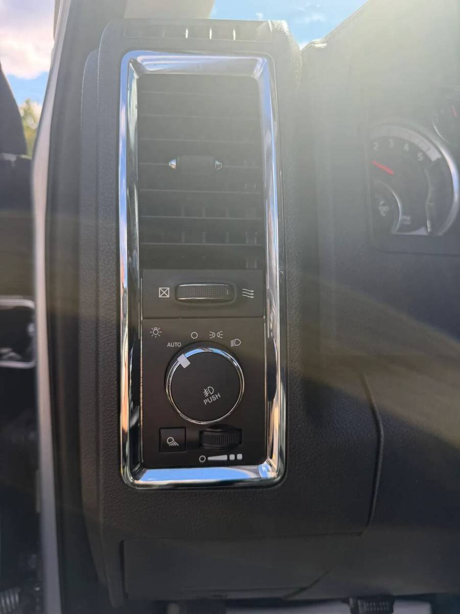 Used 2016 RAM 2500 Laramie AWD/4WD image 27