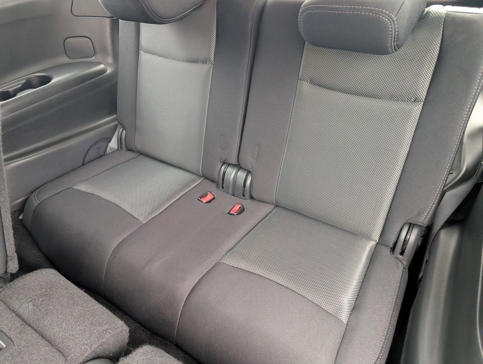 Used 2018 Nissan Pathfinder SV image 16