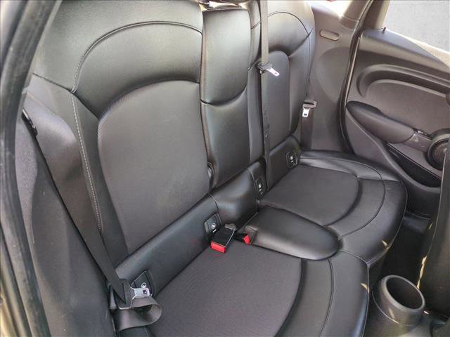 Used 2016 MINI Cooper 4-Door Hardtop image 18