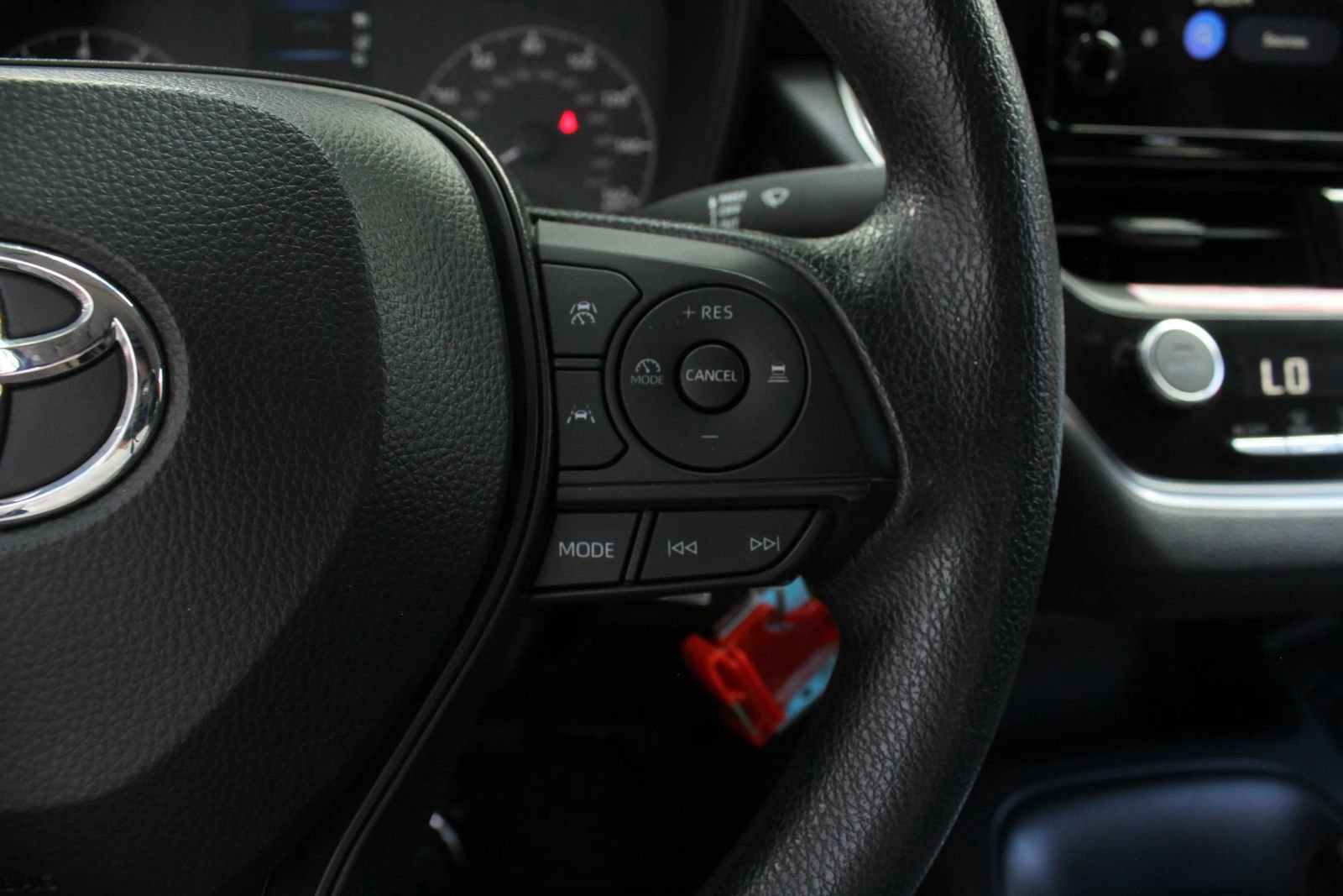 Used 2024 Toyota Corolla LE FWD image 30