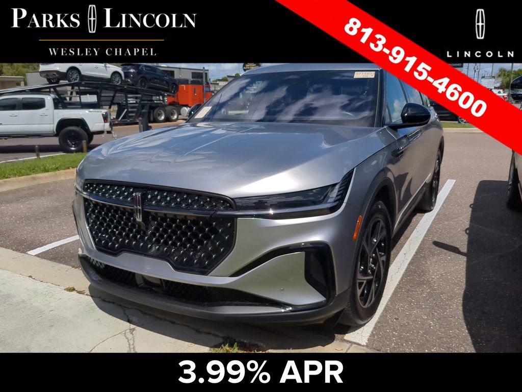 Used 2025 Lincoln Nautilus Premier w/ Jet Appearance Package image 4