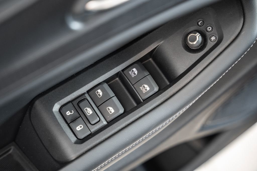 New 2025 Jeep Grand Cherokee Laredo X w/ Luxury Tech Group I image 39