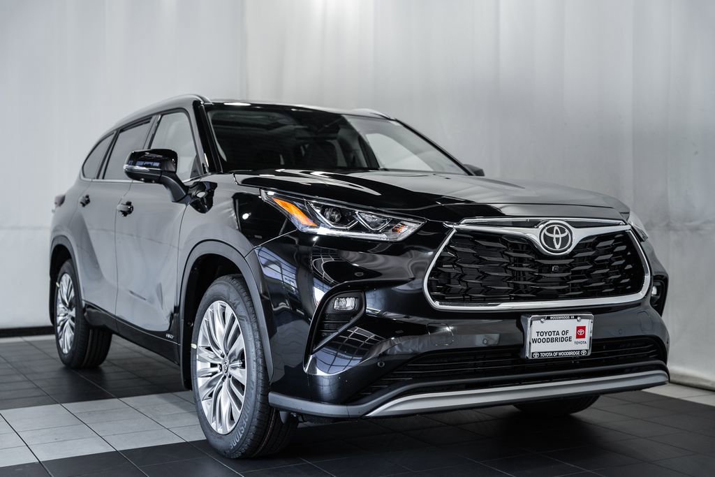 New 2026 Toyota Highlander Platinum