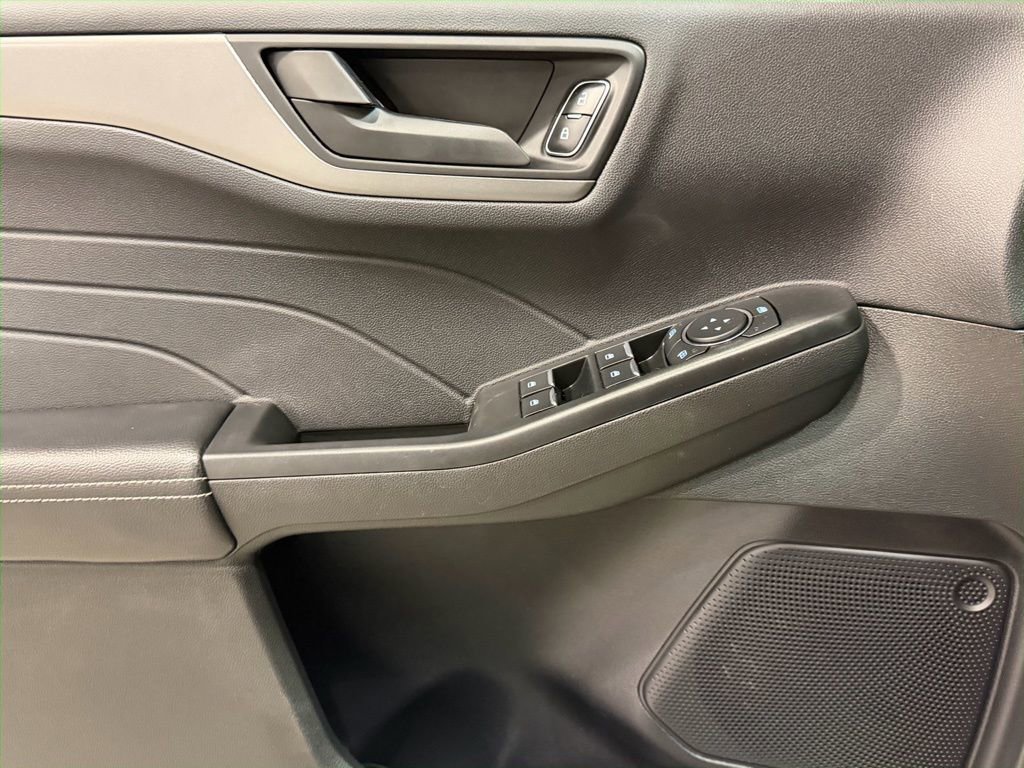 Used 2023 Ford Escape Active image 21