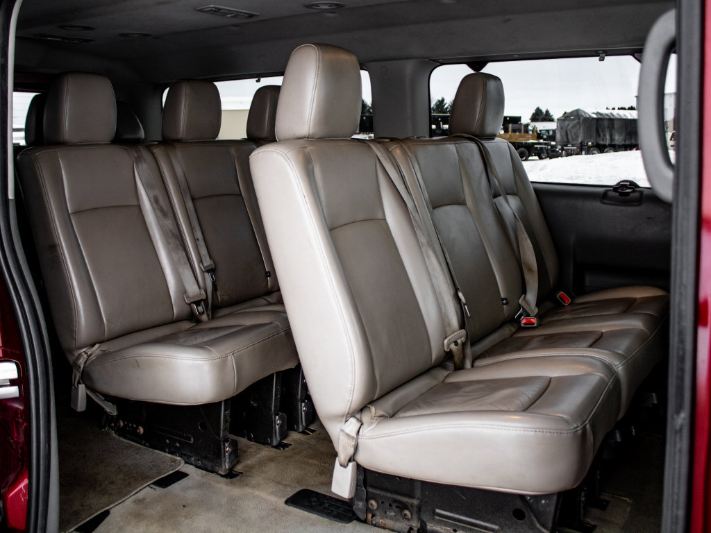 Used 2017 Nissan NV 3500 SL image 18
