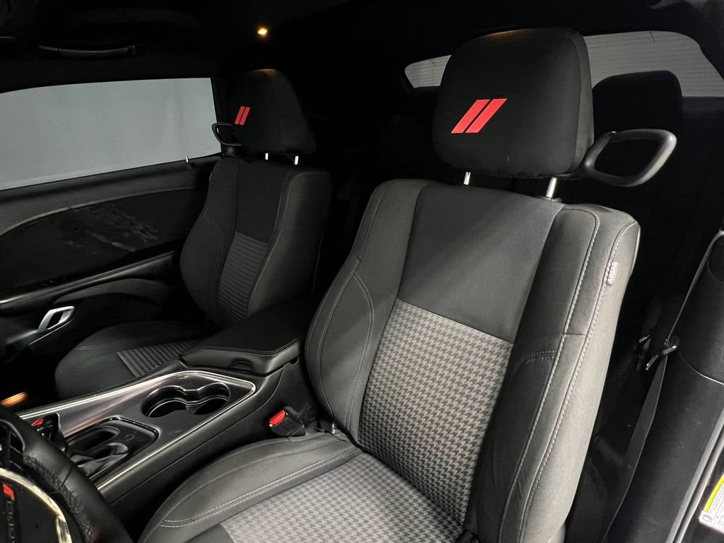 Used 2018 Dodge Challenger R/T w/ Performance Handling Group RWD image 13
