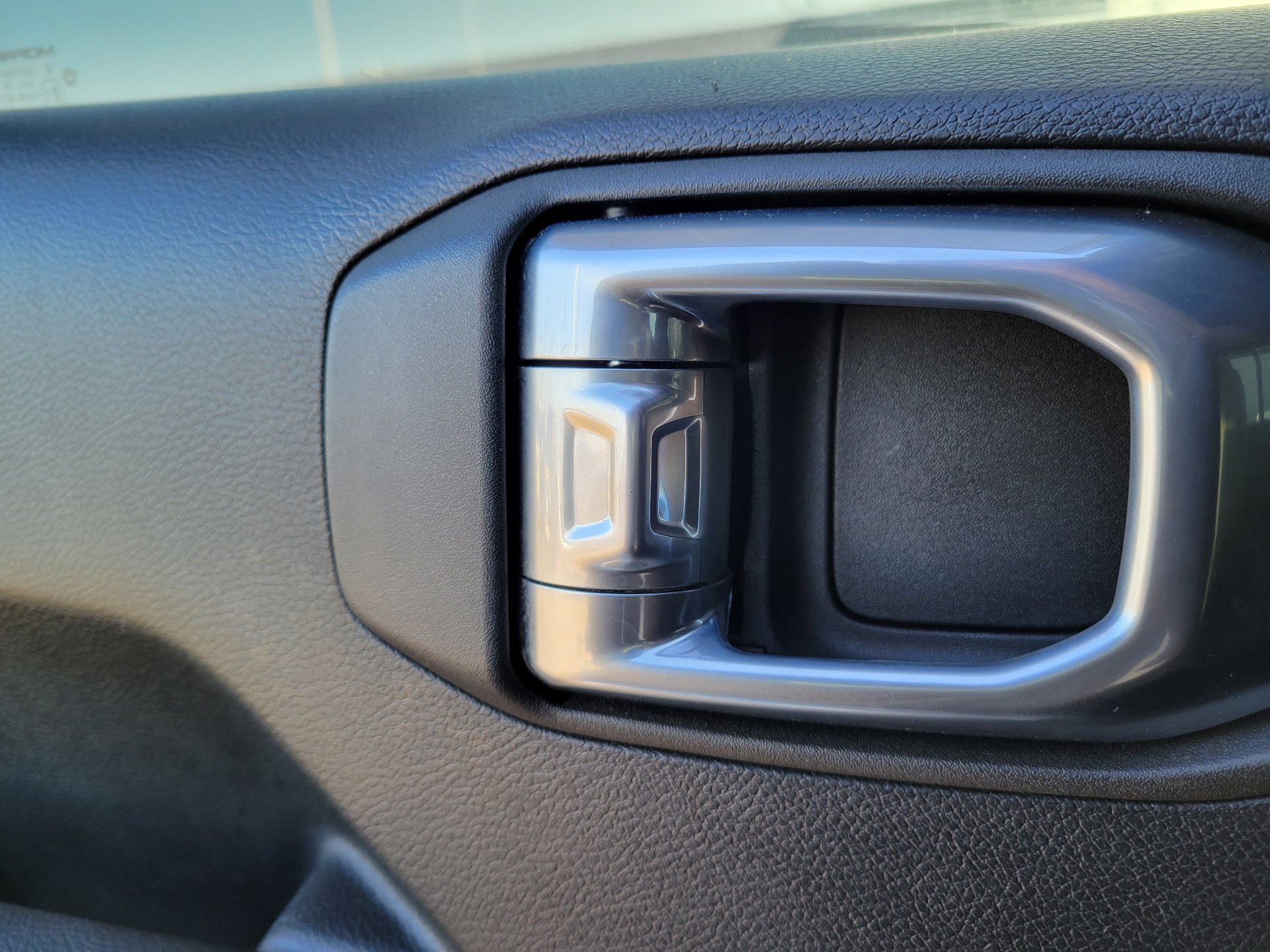 Used 2021 Jeep Gladiator Sport image 14