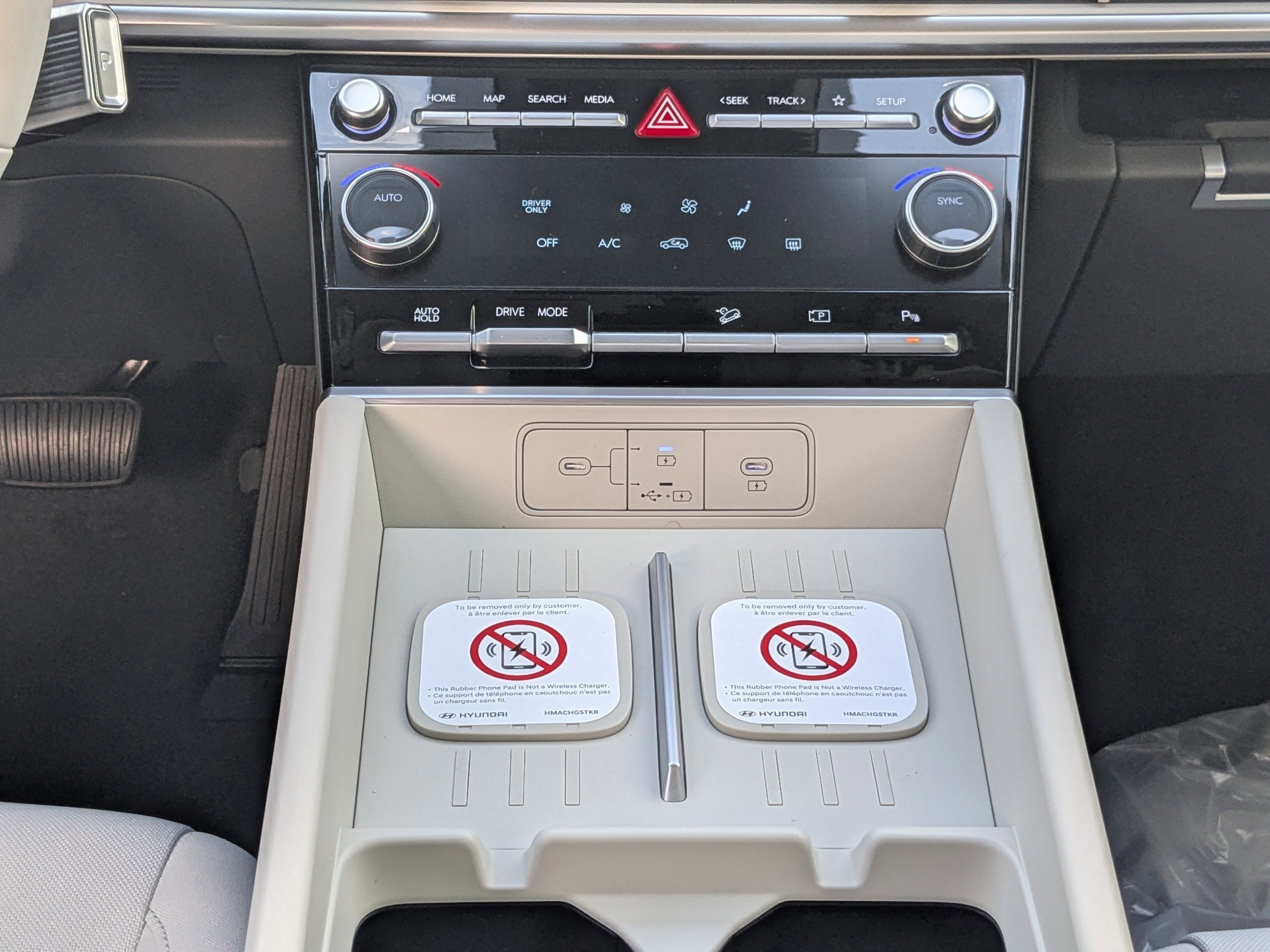 New 2026 Hyundai Santa Fe SE image 21