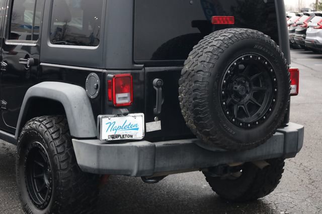 Used 2018 Jeep Wrangler Unlimited Rubicon w/ Connectivity Group AWD/4WD image 7