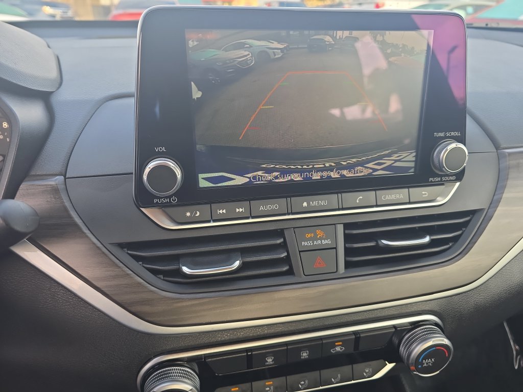 Used 2025 Nissan Altima 2.5 SV FWD image 18
