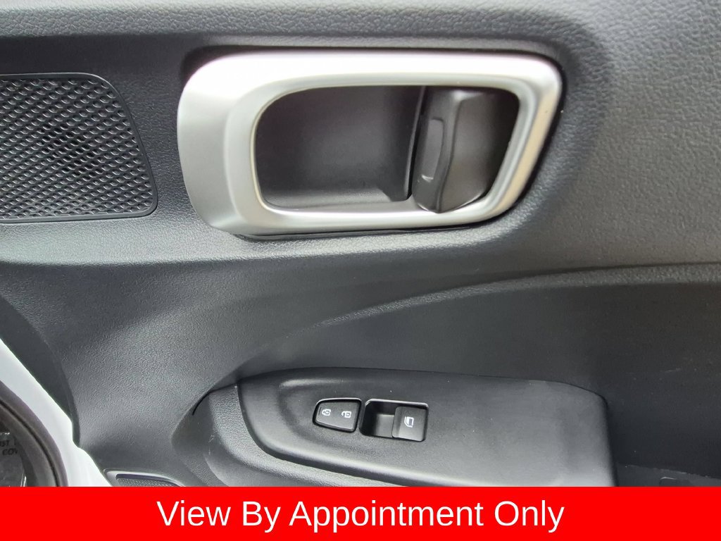 Used 2026 Hyundai Venue SEL FWD image 32