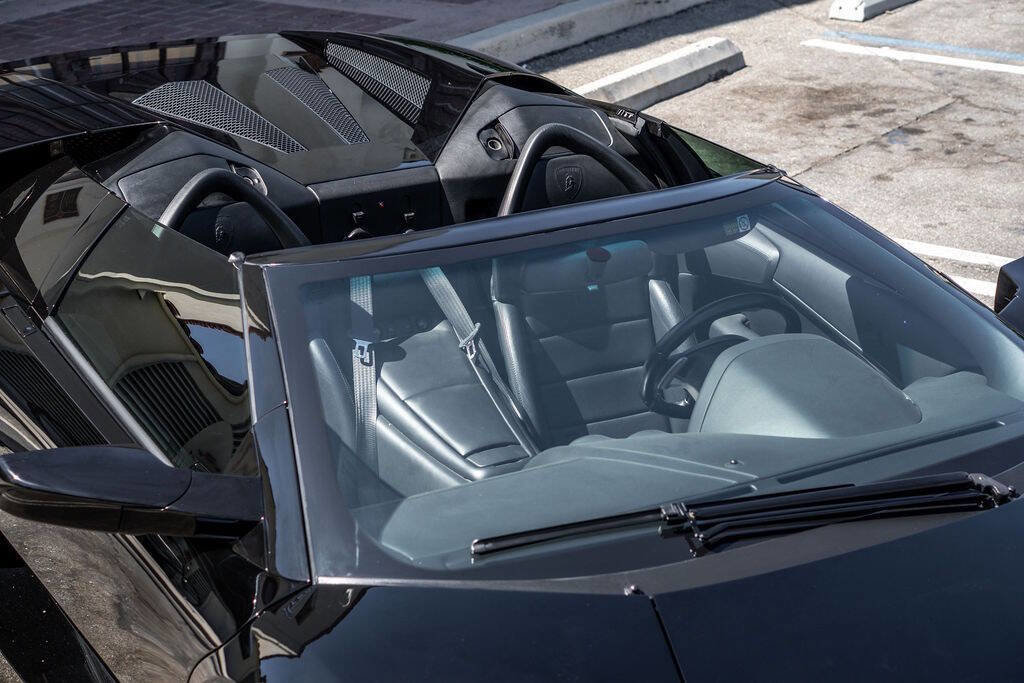 Used 2006 Lamborghini Murcielago Roadster image 41