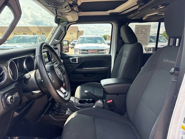 Used 2018 Jeep Wrangler Unlimited Sahara w/ LED Lighting Group AWD/4WD image 10