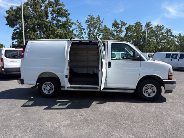 Used 2025 Chevrolet Express 2500 w/ Driver Convenience Package RWD image 19