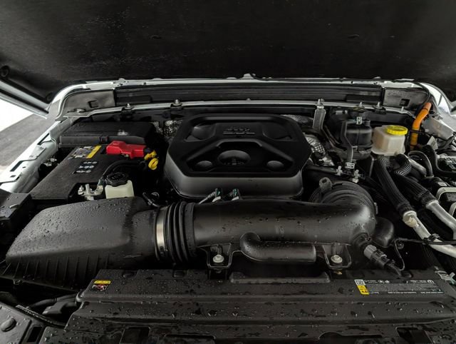 Used 2025 Jeep Wrangler Unlimited Sahara AWD/4WD image 26