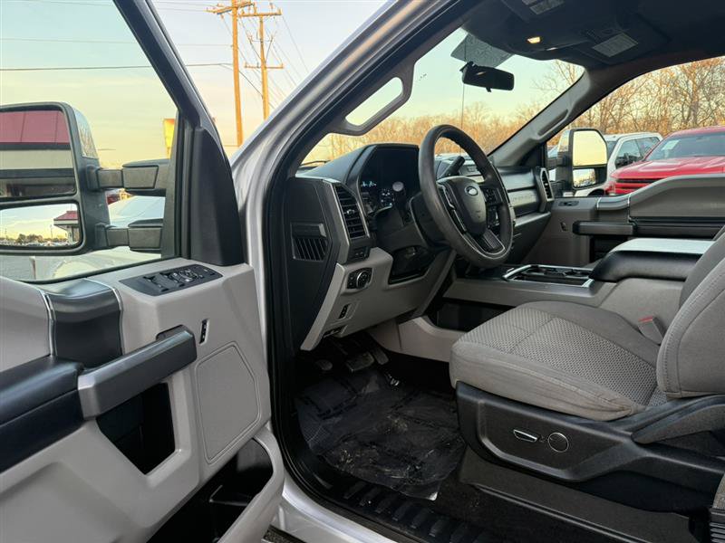 Used 2019 Ford F250 XLT w/ XLT Premium Package AWD/4WD image 25