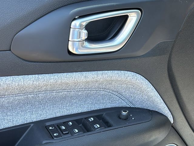 Used 2024 Jeep Compass Sport image 15