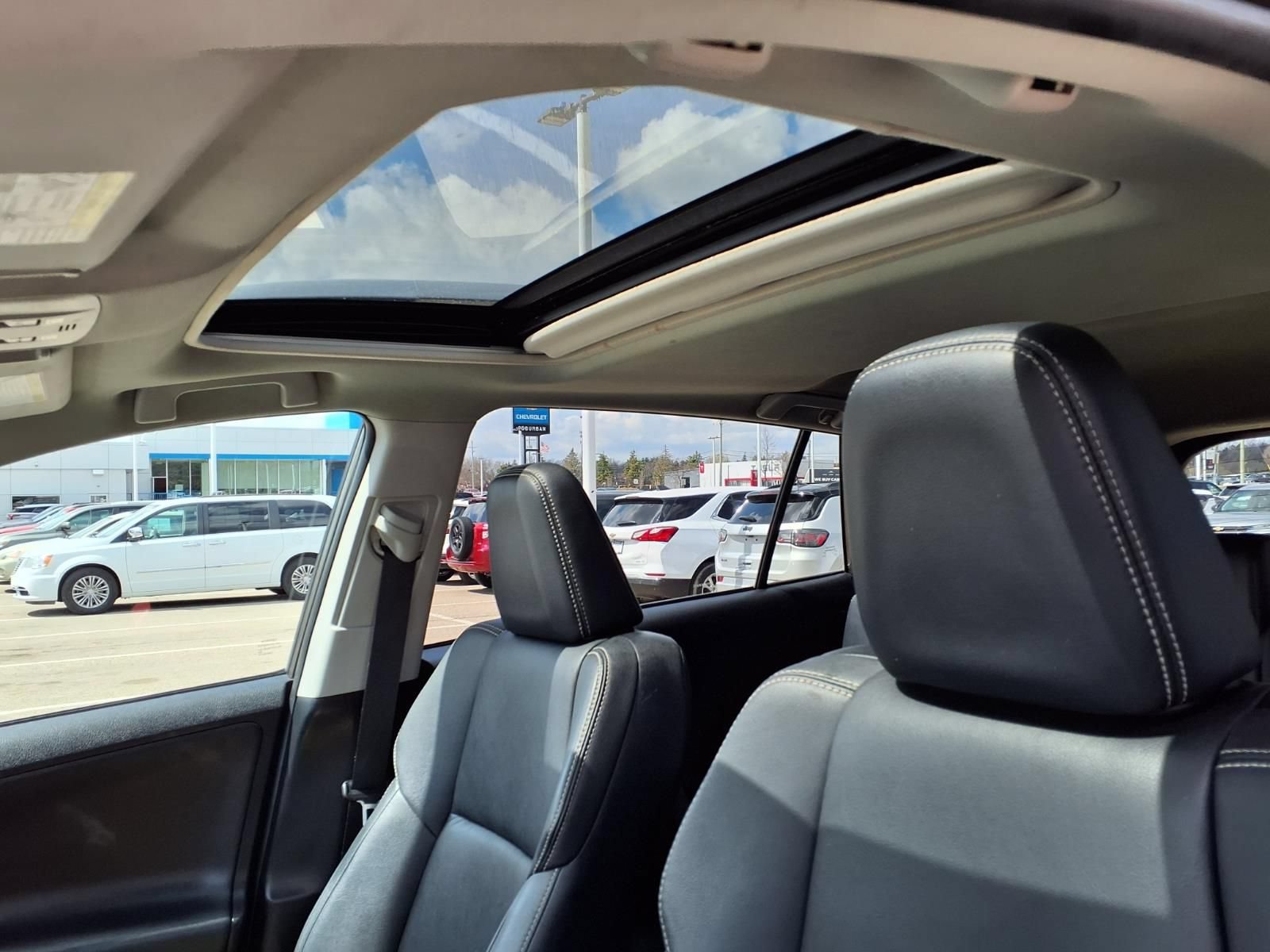 Used 2014 Toyota RAV4 Limited w/ Technology Package FWD image 19