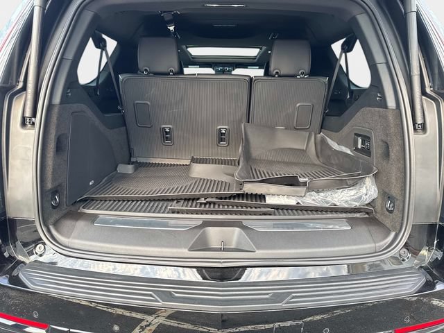 New 2026 Cadillac Escalade ESV Sport w/ LPO, Floor Liner Package AWD/4WD image 5
