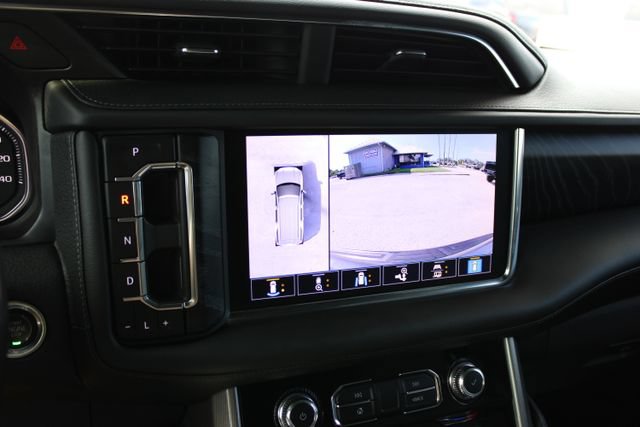 Used 2021 GMC Yukon XL Denali w/ Denali Premium Package AWD/4WD image 22