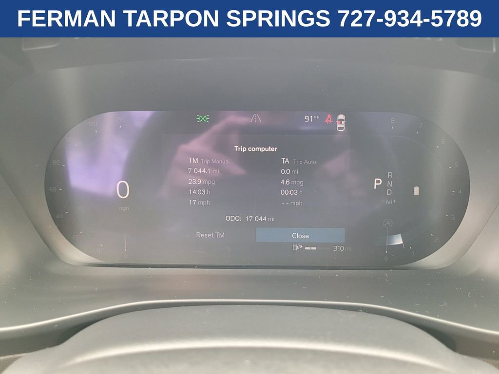 Certified 2024 Volvo XC40 B5 Plus image 33