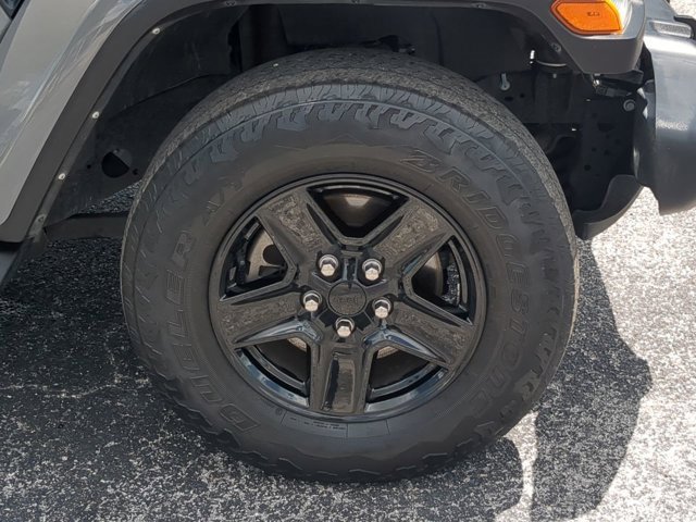 Used 2021 Jeep Gladiator Sport image 11