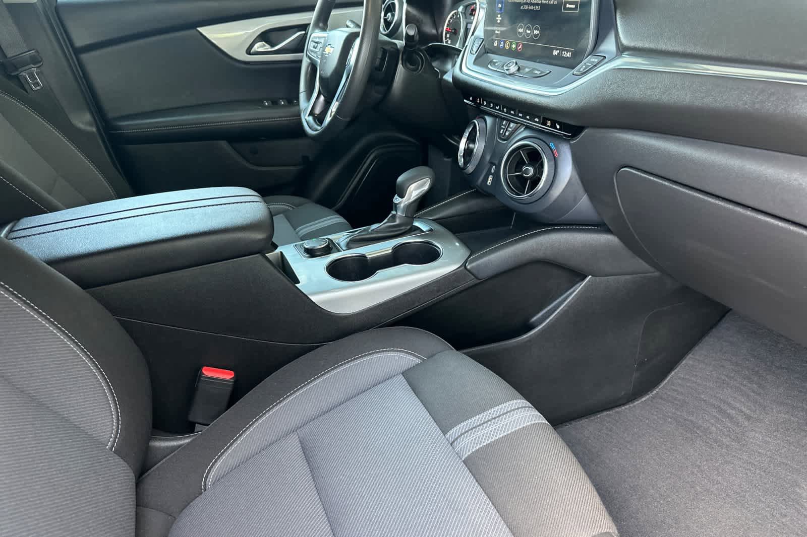 Used 2025 Chevrolet Blazer LT AWD/4WD image 16