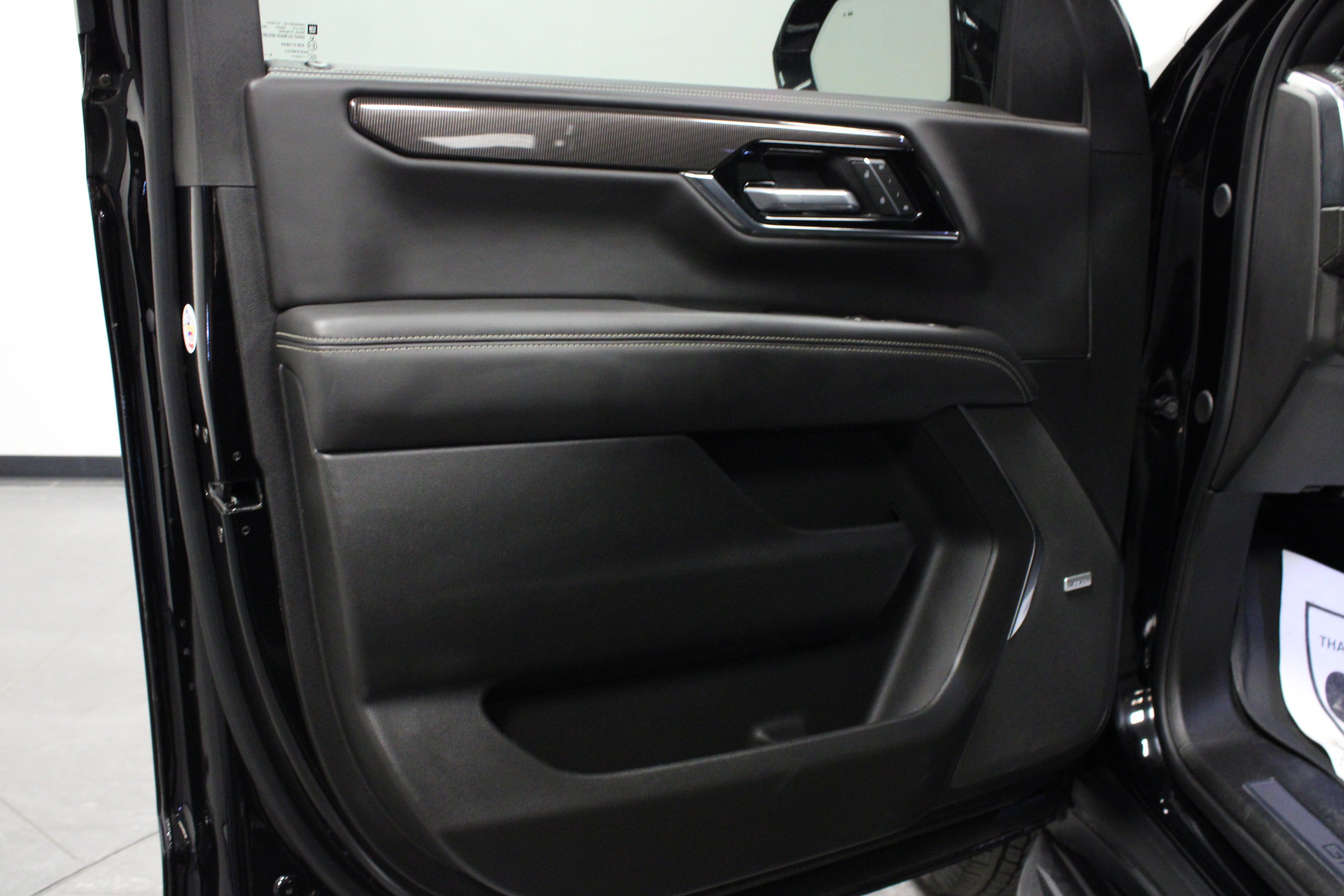 Used 2026 GMC Yukon Elevation w/ Elevation Premium Package AWD/4WD image 11