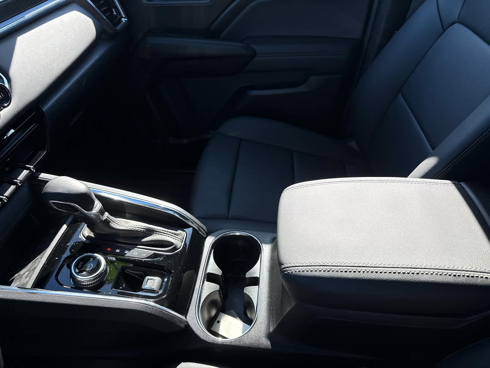 Used 2024 GMC Canyon Elevation w/ Elevation Premium Package image 21