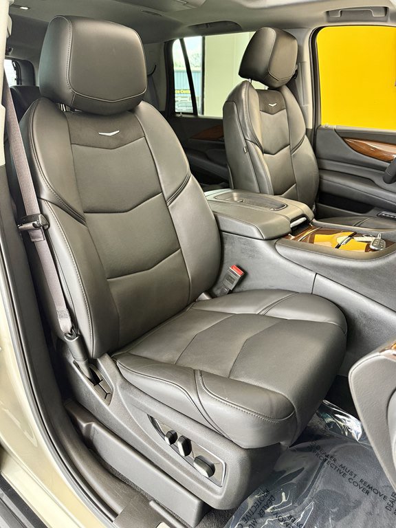 Used 2017 Cadillac Escalade Luxury AWD/4WD image 16