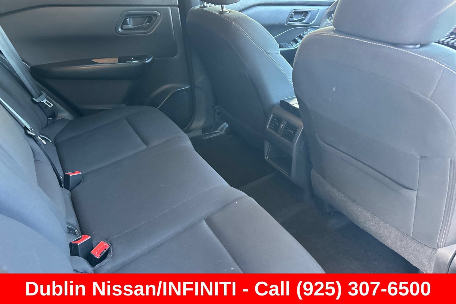 Used 2024 Nissan Rogue S FWD image 19