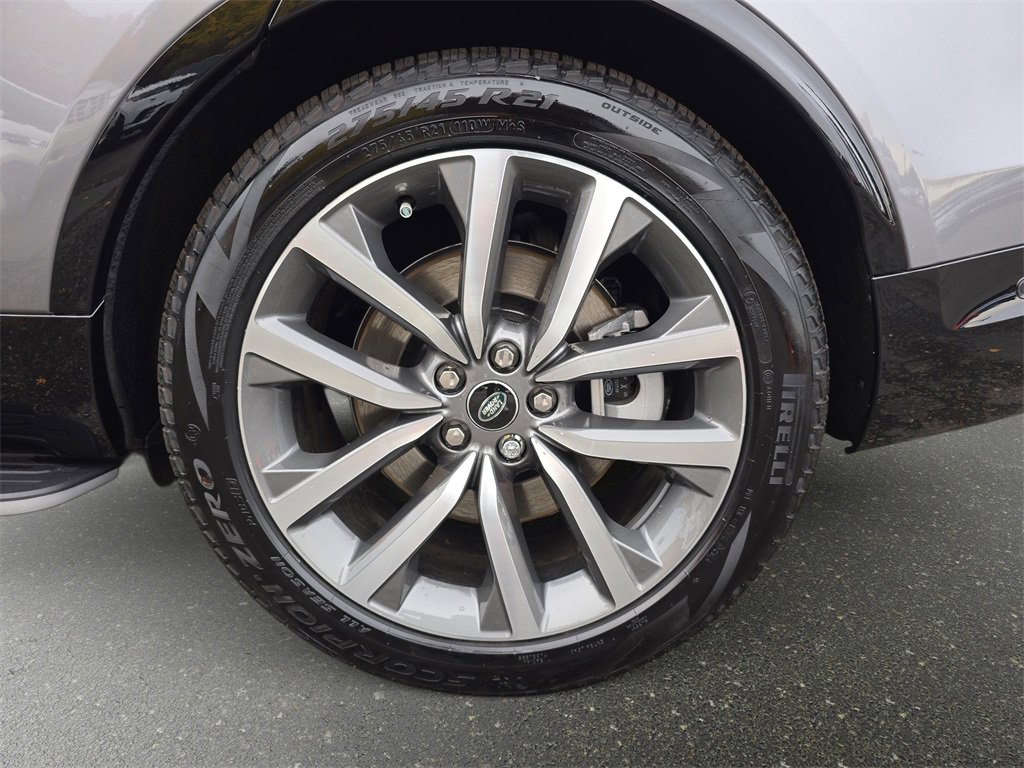 New 2025 Land Rover Discovery Dynamic SE image 36