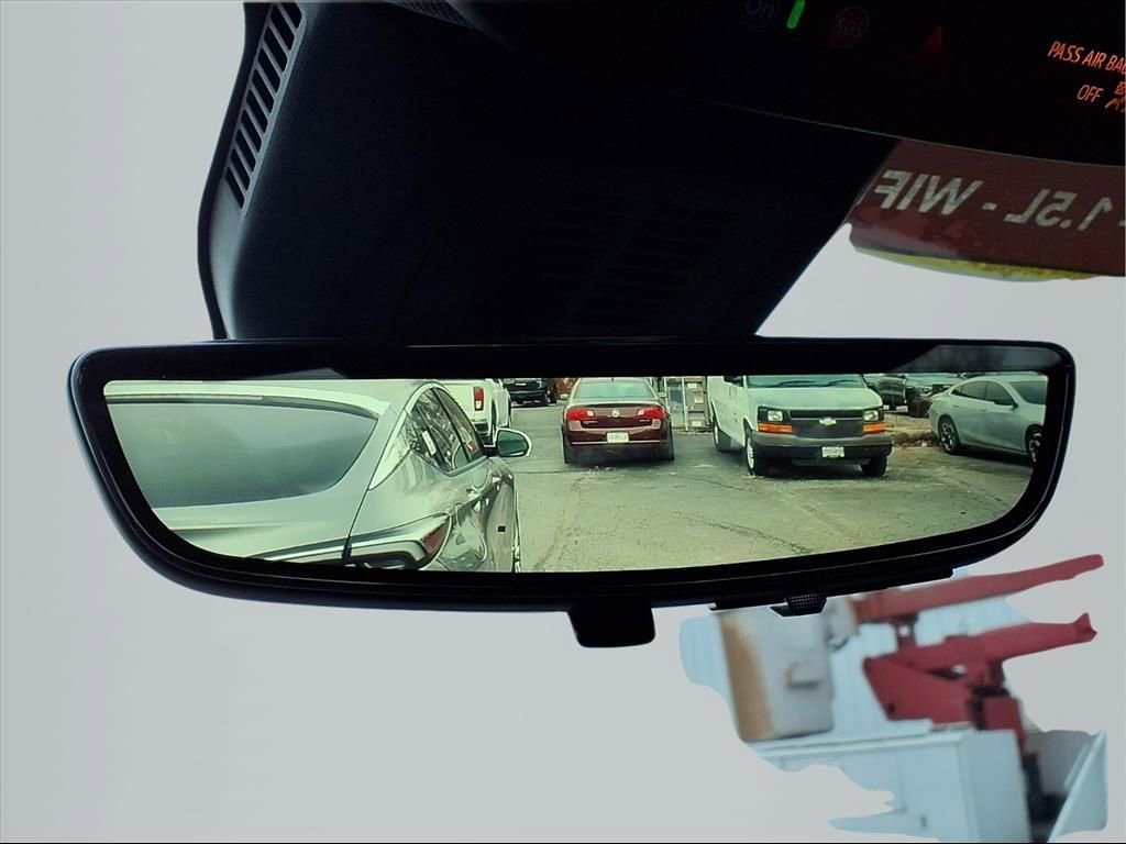 Used 2025 GMC Terrain Elevation w/ Elevation Premium Package image 7