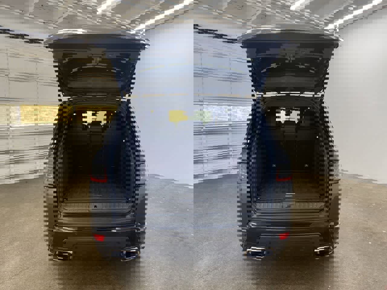 Used 2022 Land Rover Range Rover Sport HST image 29