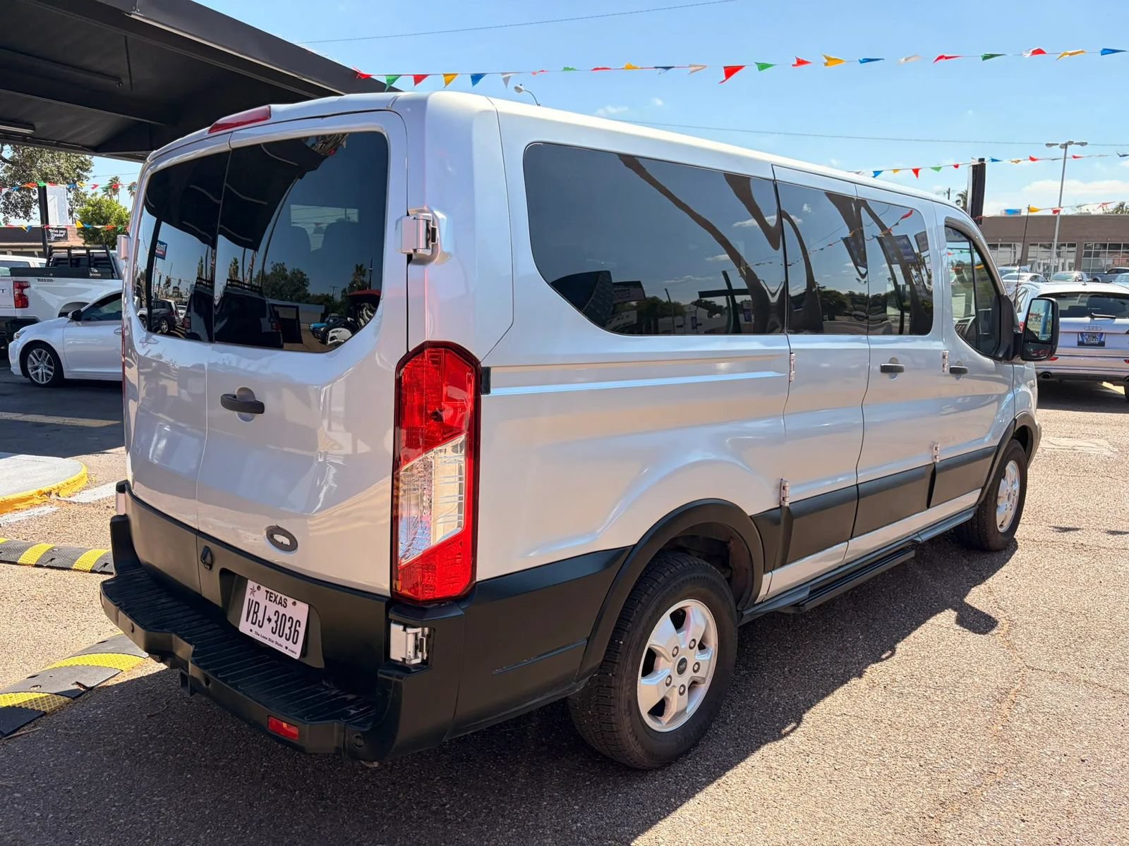 Used 2019 Ford Transit 150 XLT RWD image 10