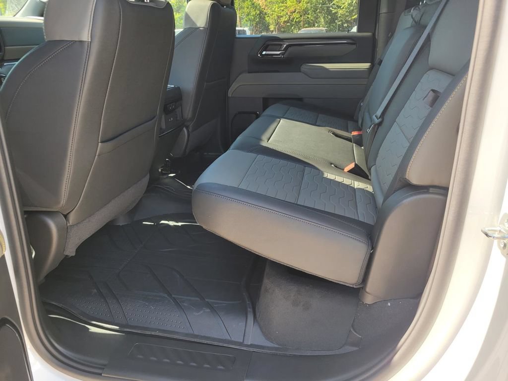 New 2026 Chevrolet Silverado 2500 ZR2 w/ LPO, Dark Essentials Package AWD/4WD image 7