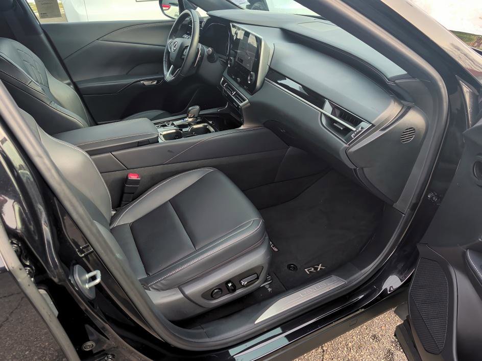 Used 2024 Lexus RX 350 FWD w/ Technology Package image 12