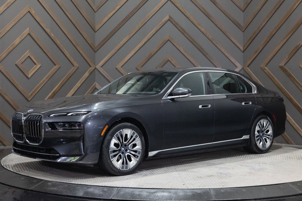 Used 2025 BMW i7 xDrive60 image 20