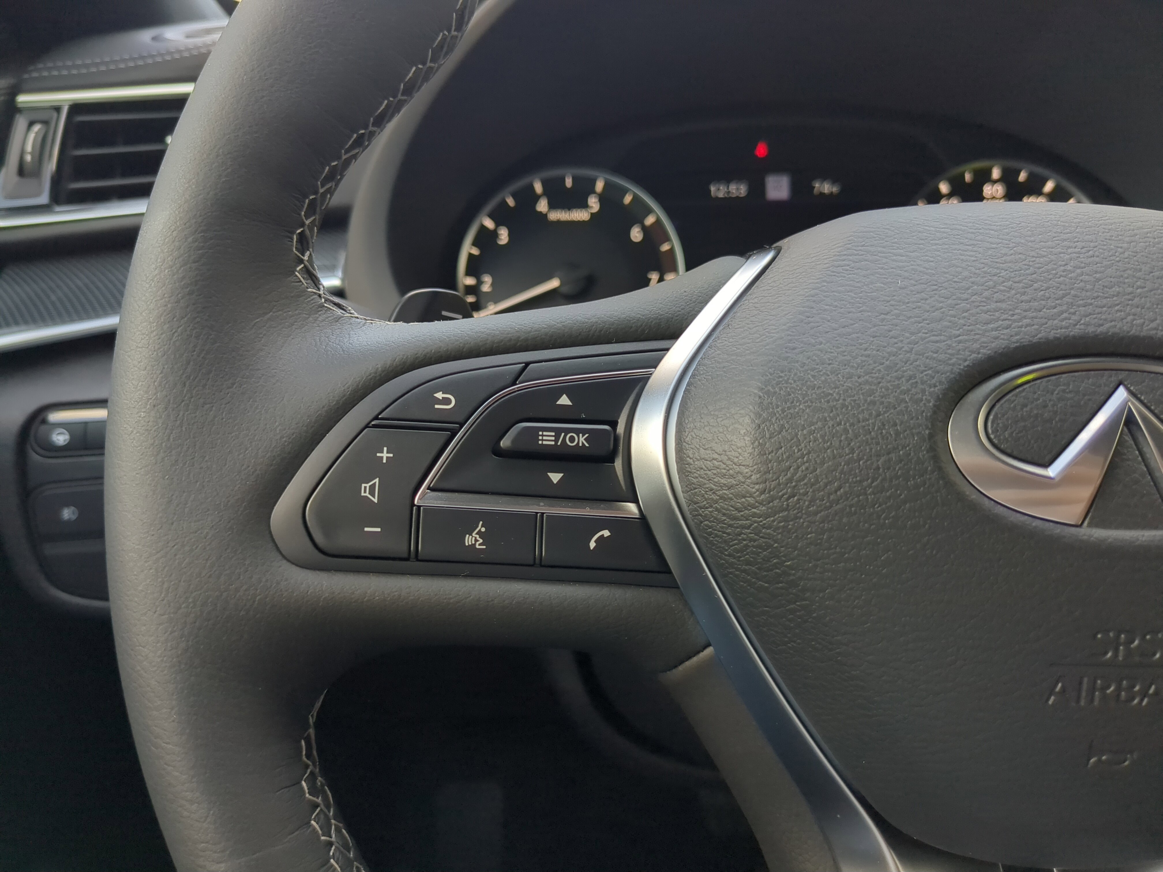 New 2025 INFINITI QX50 Sport image 28