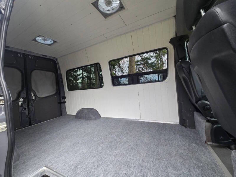 Used 2017 Mercedes-Benz Sprinter 2500 image 18