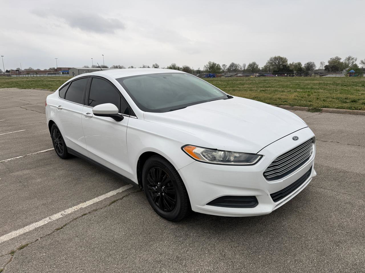 Used 2014 Ford Fusion S image 2