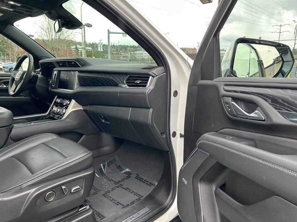 Used 2024 GMC Yukon Denali image 17