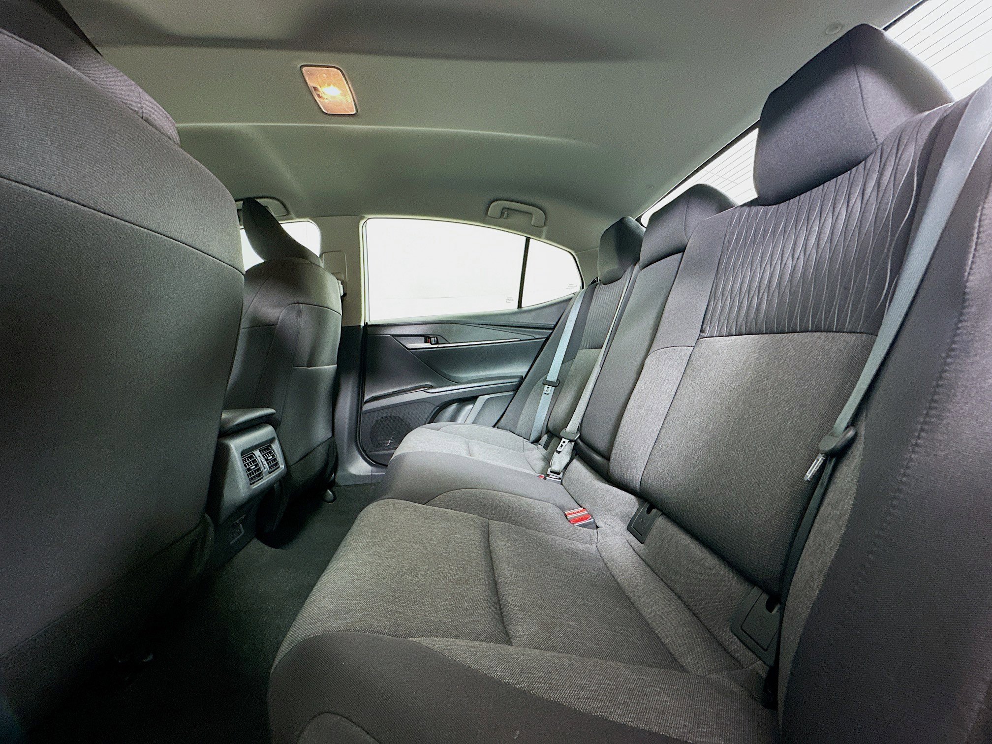 Used 2025 Toyota Camry LE image 27