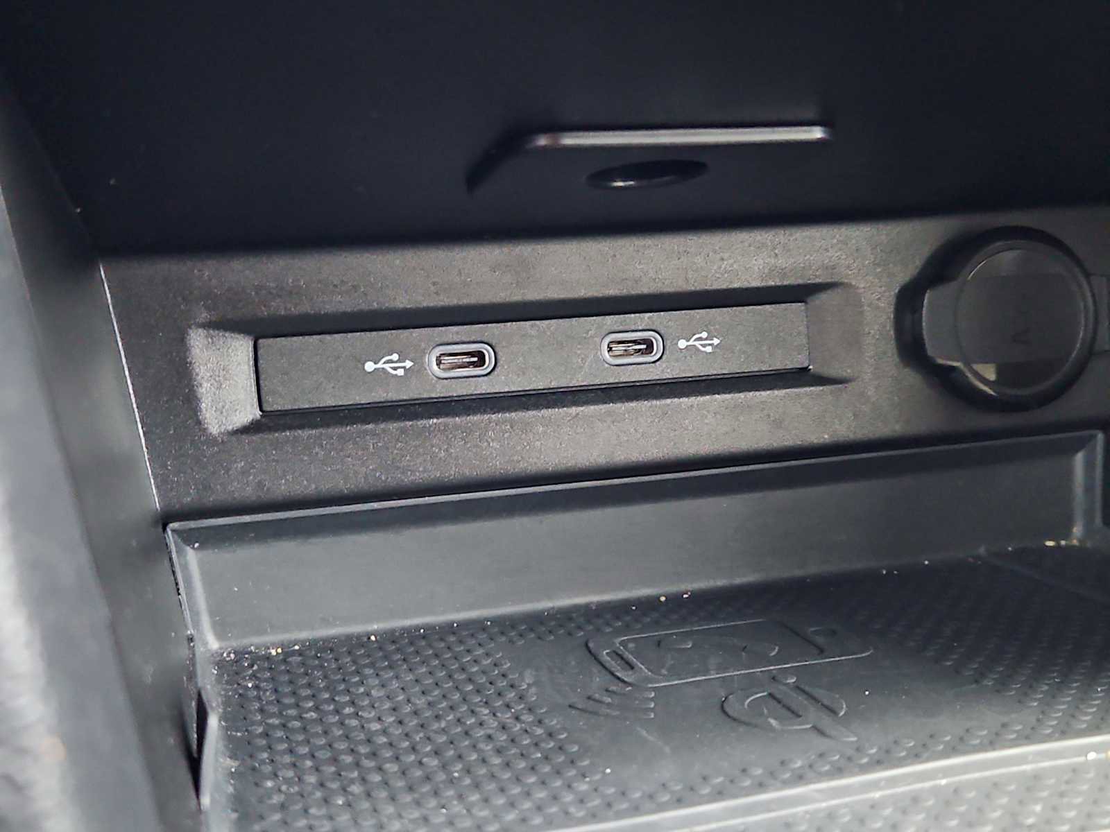 Used 2024 Volkswagen Tiguan Wolfsburg Edition image 17